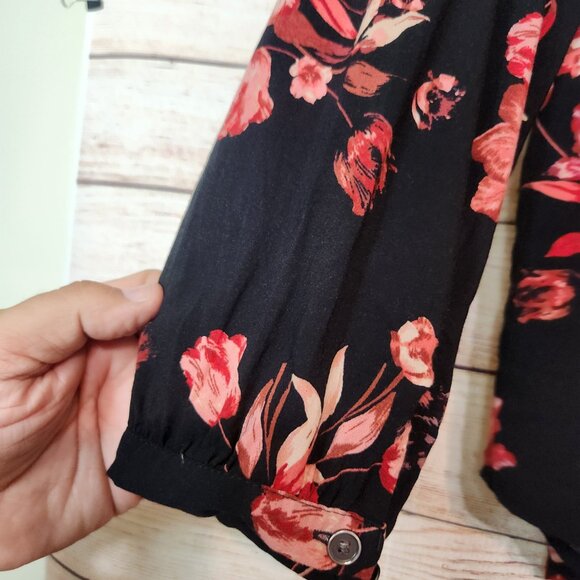 Torrid Black Floral Ruffle Shoulder Long Sleeve Top Women's Size 2X - Picture 14 of 16